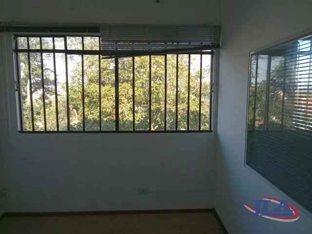 Sala para alugar, no bairro Ahú em Curitiba