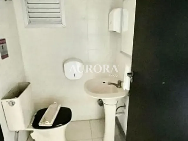 Sala com 165m², para alugar, no bairro Centro em Londrina