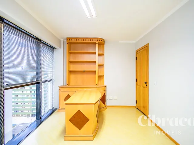 Sala à venda, no bairro Centro Cívico em Curitiba