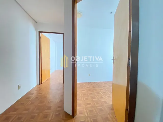 Sala com 60m², para alugar, no bairro Floresta em Porto Alegre