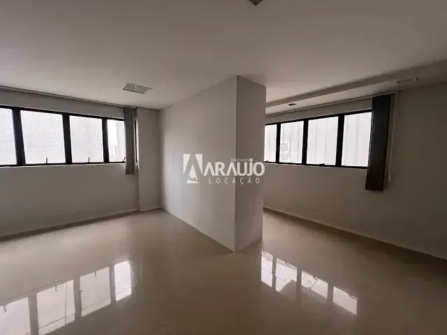 Sala para alugar, no bairro Centro em Itajaí