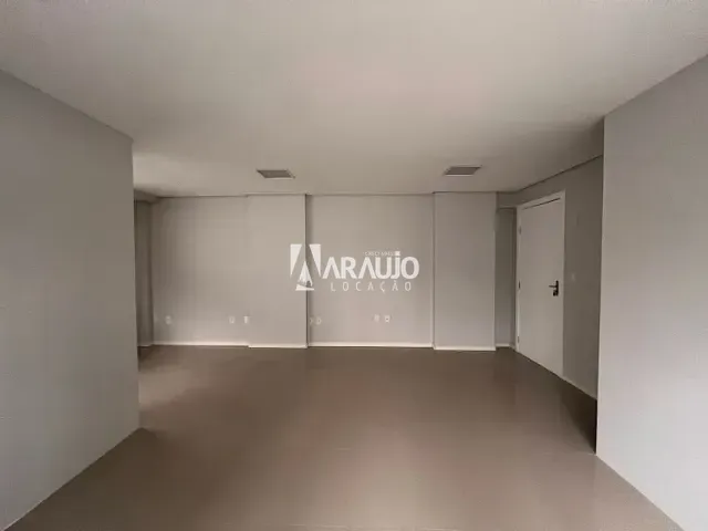 Sala para alugar, no bairro Centro em Itajaí