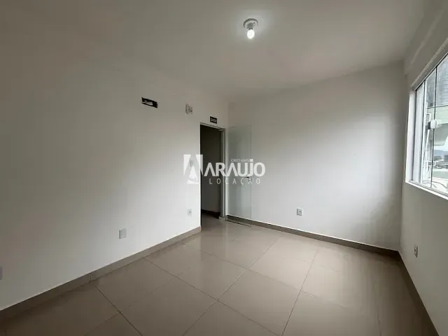 Sala para alugar, no bairro Cordeiros em Itajaí