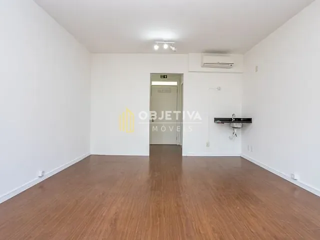 Sala com 30m², para alugar, no bairro Tristeza em Porto Alegre