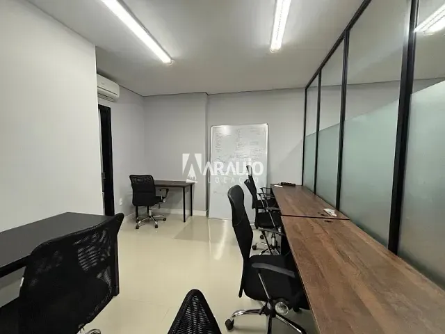 Sala para alugar, no bairro Centro em Navegantes
