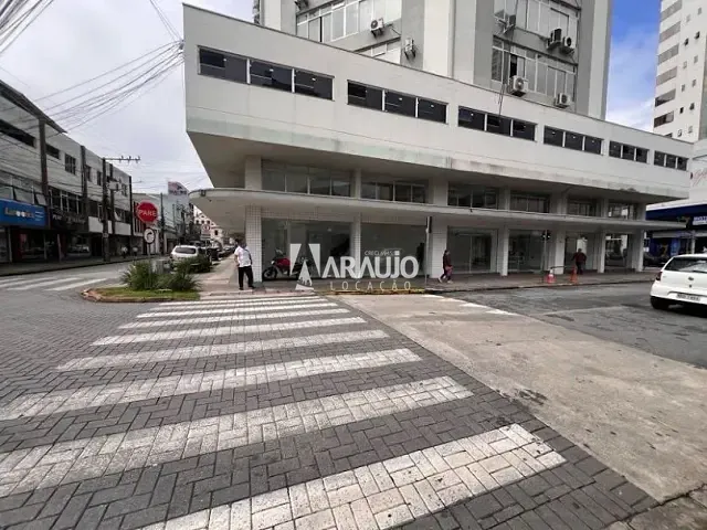 Sala para alugar, no bairro Centro em Itajaí