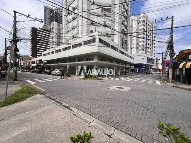 Sala para alugar, no bairro Centro em Itajaí