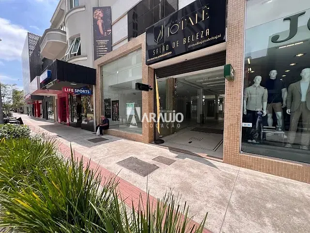 Sala para alugar, no bairro Centro em Itajaí
