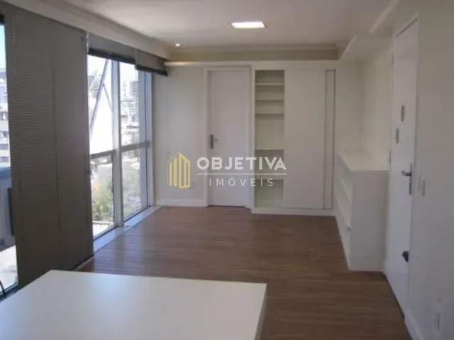 Sala à venda, no bairro Rio Branco em Porto Alegre