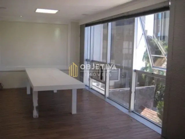 Sala à venda, no bairro Rio Branco em Porto Alegre