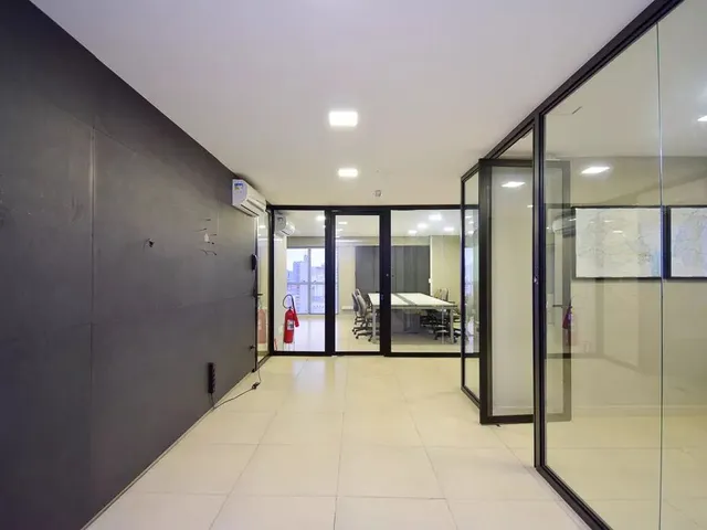 Sala para alugar, no bairro Centro Cívico em Curitiba