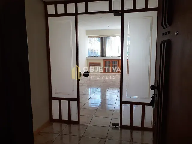 Sala à venda, no bairro Petrópolis em Porto Alegre