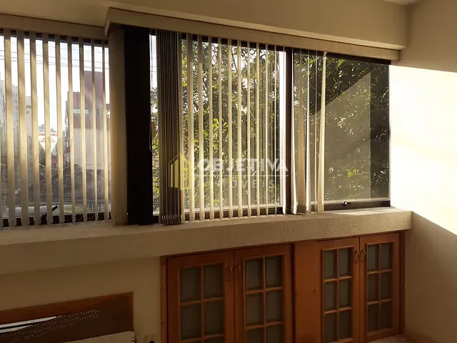 Sala à venda, no bairro Petrópolis em Porto Alegre