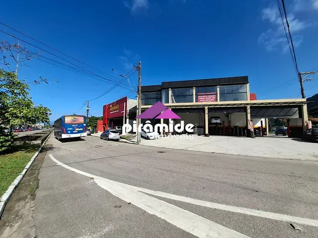 Sala com 35m², para alugar, no bairro Balneário Forest em Caraguatatuba
