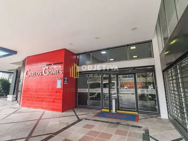 Sala à venda, no bairro Três Figueiras em Porto Alegre