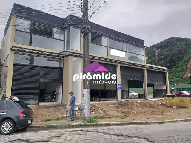 Sala com 25m², para alugar, no bairro Balneário Forest em Caraguatatuba