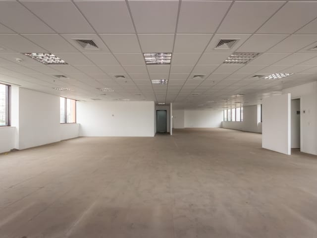 Sala com 300m², à venda, no bairro Parque Industrial Tomas Edson em São Paulo