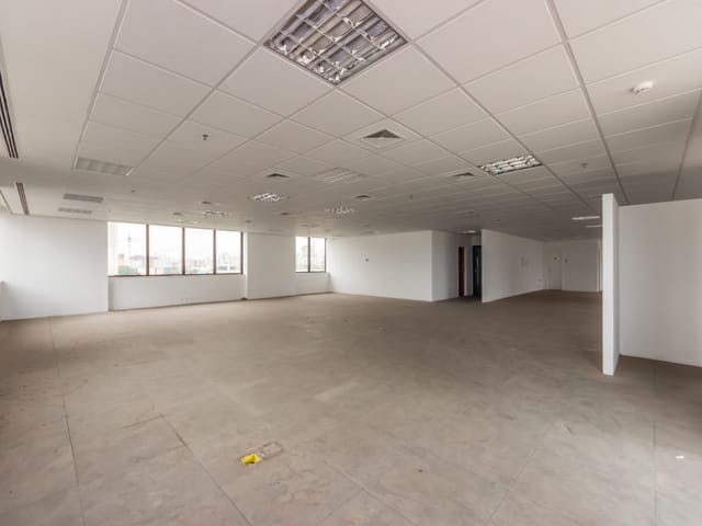 Sala com 300m², à venda, no bairro Parque Industrial Tomas Edson em São Paulo