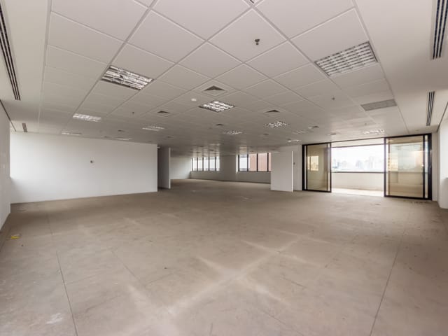 Sala com 300m², à venda, no bairro Parque Industrial Tomas Edson em São Paulo