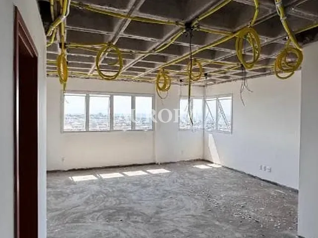 Sala com 94m², à venda, no bairro Centro em Ibiporã