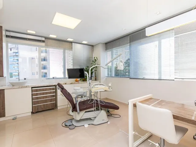Sala à venda, no bairro Ecoville em Curitiba