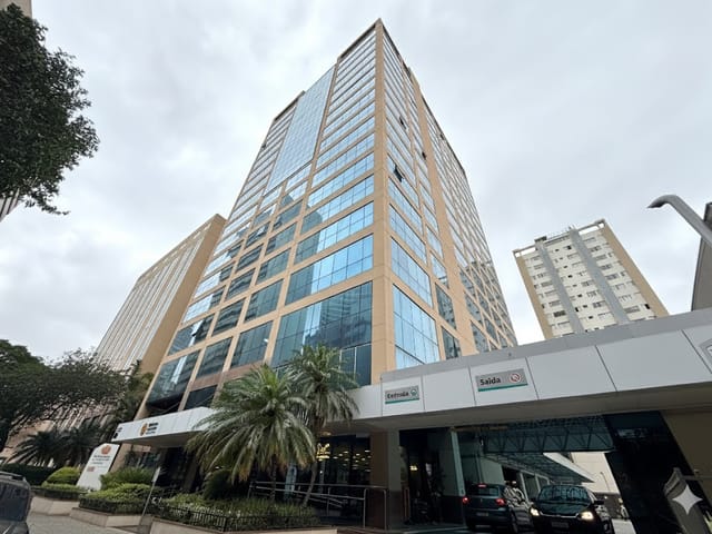 Sala com 47m², à venda, no bairro Moema em São Paulo