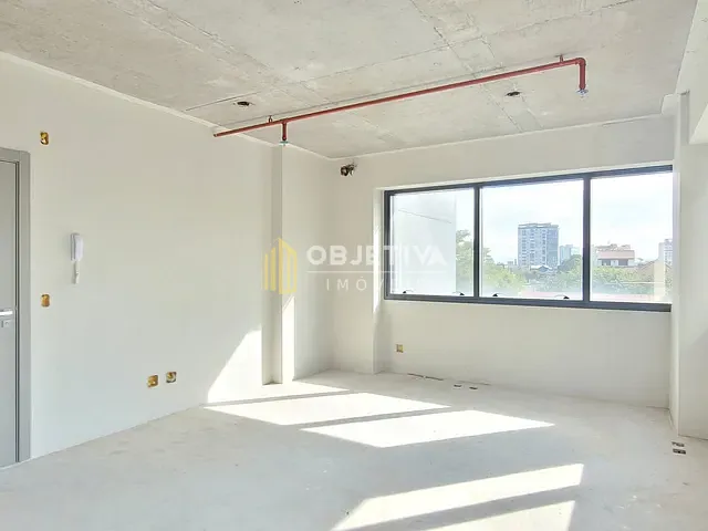 Sala com 70m², para alugar, no bairro Floresta em Porto Alegre