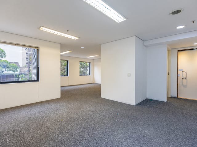 Sala com 90m², à venda, no bairro Cerqueira César em São Paulo