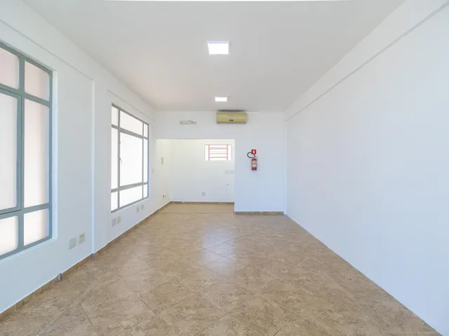 Sala para alugar, no bairro Orleans em Curitiba
