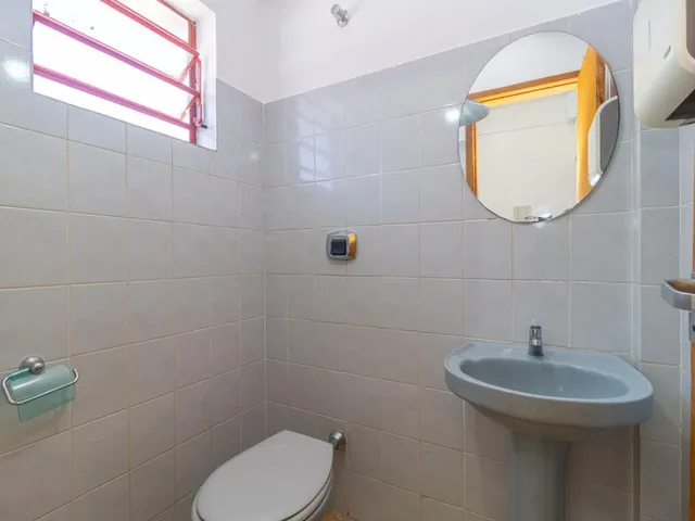 Sala para alugar, no bairro Orleans em Curitiba