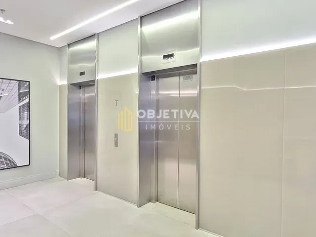 Sala com 31m², para alugar, no bairro Floresta em Porto Alegre