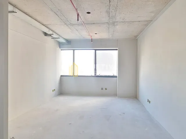 Sala com 31m², para alugar, no bairro Floresta em Porto Alegre