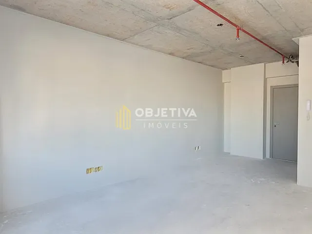 Sala com 31m², para alugar, no bairro Floresta em Porto Alegre