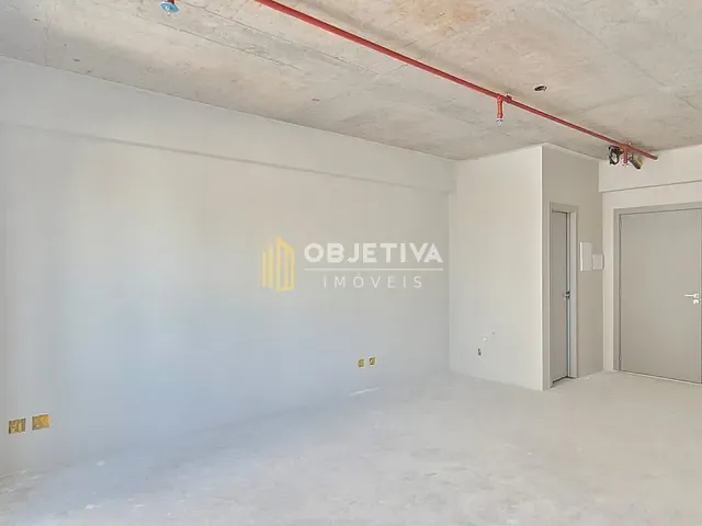 Sala com 32m², para alugar, no bairro Floresta em Porto Alegre