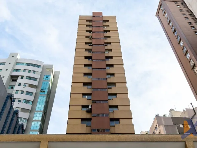 Sala à venda, no bairro Centro em Curitiba