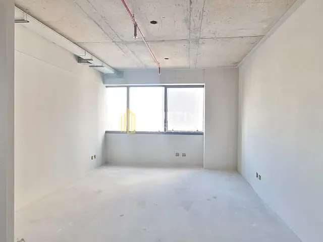 Sala com 32m², para alugar, no bairro Floresta em Porto Alegre