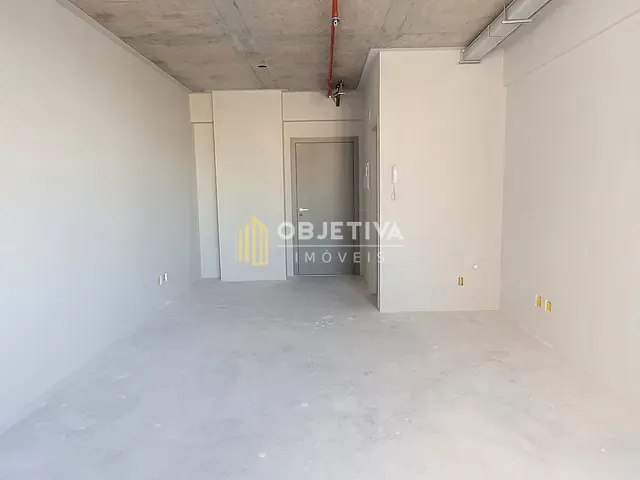 Sala com 32m², para alugar, no bairro Floresta em Porto Alegre