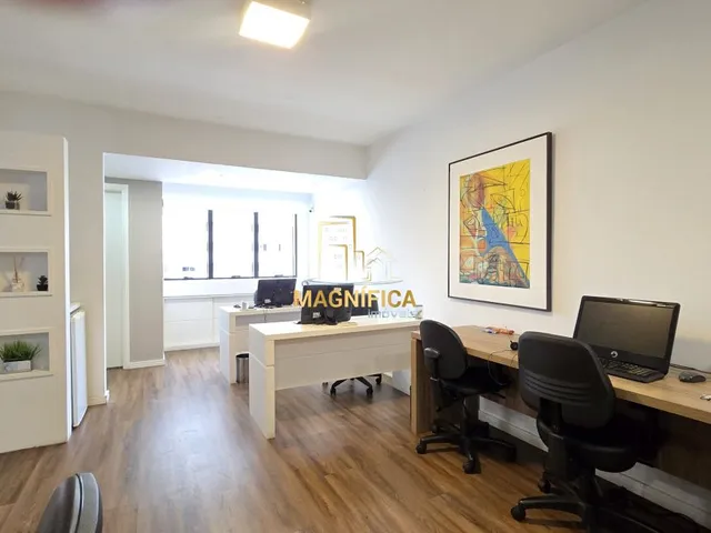 Sala 2 quartos e 2 banheiros, à venda, no bairro Água Verde em Curitiba