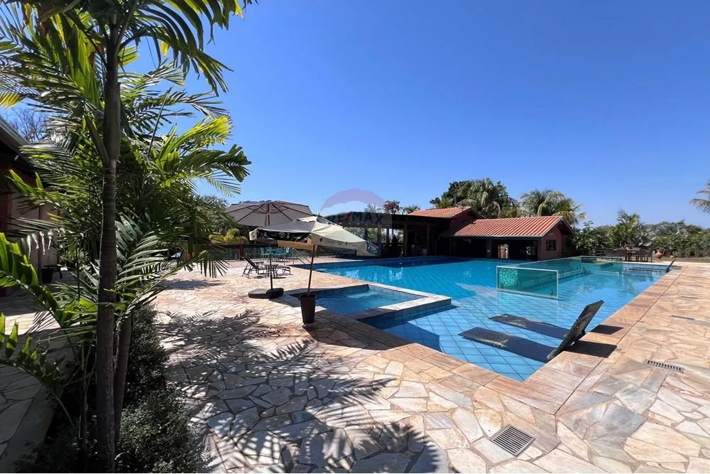 Conjunto comercial para venda em Zona Rural, 2,154m²