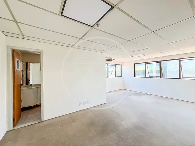 Sala para alugar, no bairro Cidade Monções em São Paulo