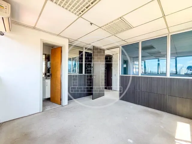 Sala para alugar, no bairro Cidade Monções em São Paulo