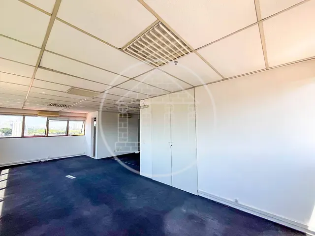 Sala para alugar, no bairro Cidade Monções em São Paulo