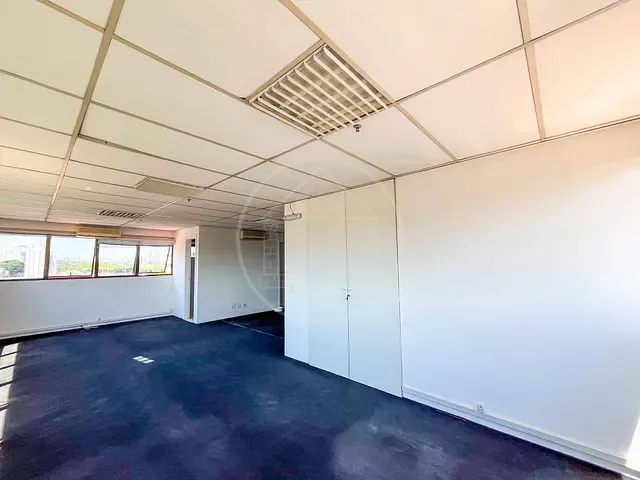 Sala para alugar, no bairro Cidade Monções em São Paulo