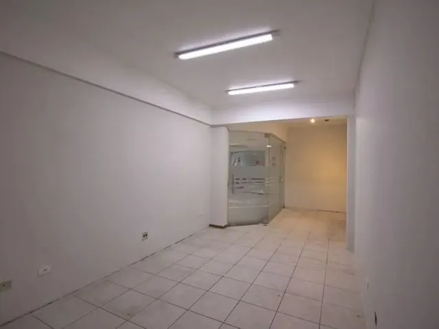 Sala à venda, no bairro Champagnat em Curitiba