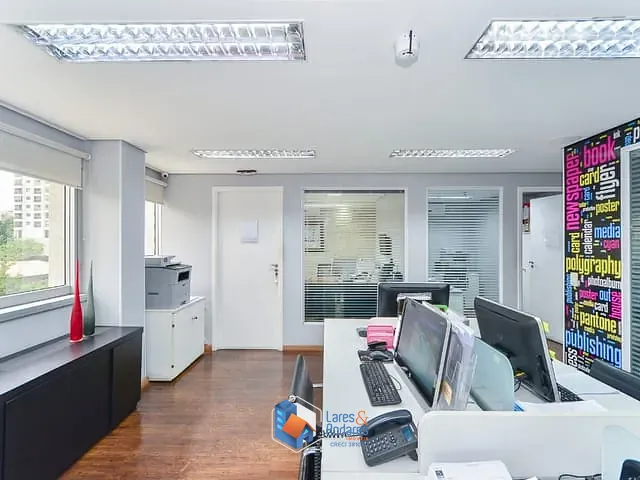 Sala com 140m², à venda, no bairro Vila Andrade em São Paulo
