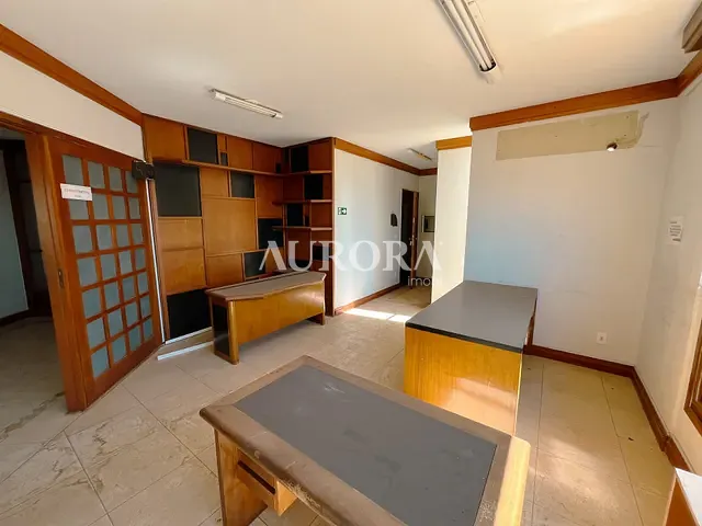 Sala com 162m², à venda, no bairro Centro em Londrina