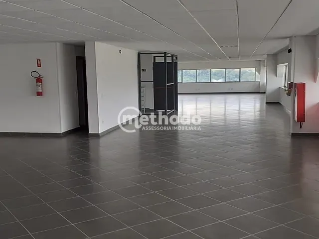 Sala com 332m², para alugar, no bairro Distrito Industrial Alfredo Rella em Itatiba