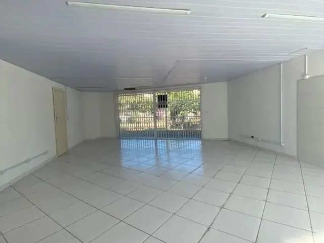 Sala para alugar, no bairro Água Verde em Curitiba