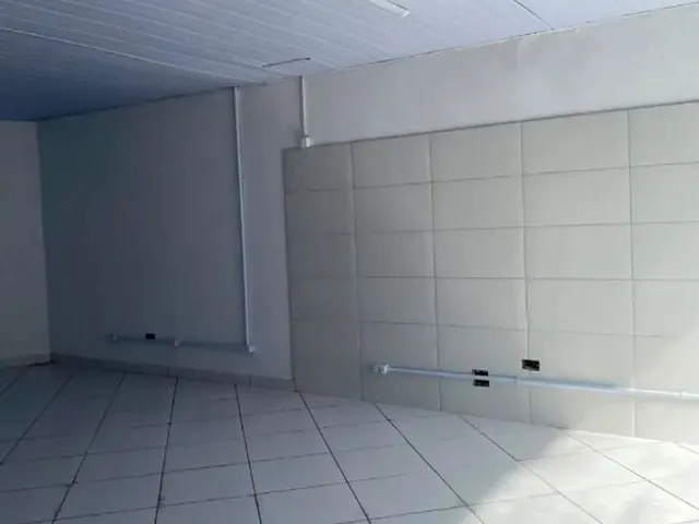 Sala para alugar, no bairro Água Verde em Curitiba