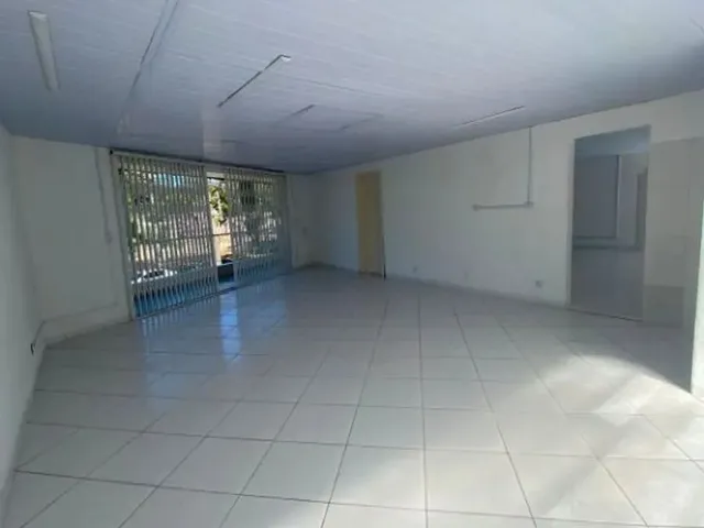 Sala para alugar, no bairro Água Verde em Curitiba